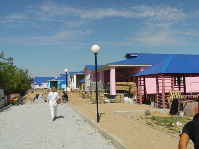 Строители под наблюдением