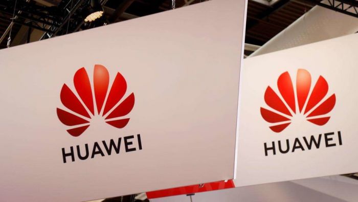 Facebook запретил предустановку своих приложений на смартфоны Huawei