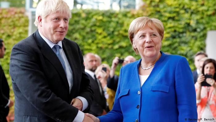 Лондон и Берлин выступили против присоединения России к G7 