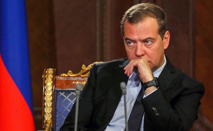 Медведев поставил перед Минтрудом вопрос о 4-дневной рабочей неделе 