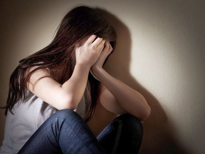 В Атырау отчим в течение полугода насиловал 13-летнюю падчерицу