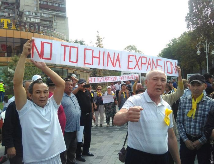 В Алматы прошла акция против китайской экспансии