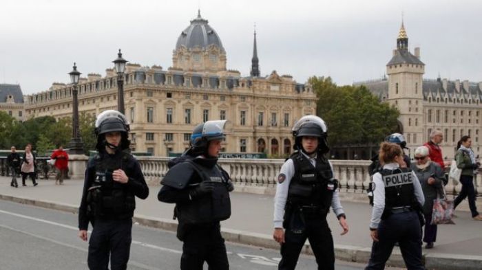 Нападение в Париже: сотрудник полиции зарезал четверых коллег 