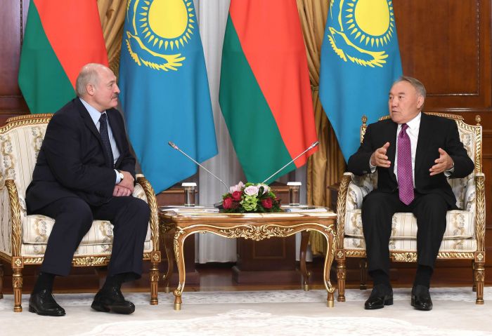 Остаюсь вашим надежным другом - Назарбаев встретился с Лукашенко