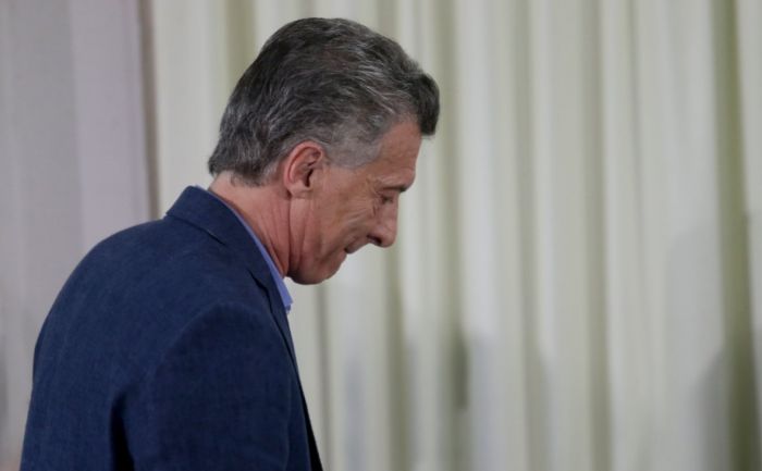 Президент Аргентины признал поражение на выборах 