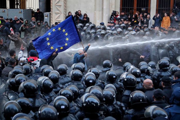 Разгон протестующих в Тбилиси. Фоторепортаж 