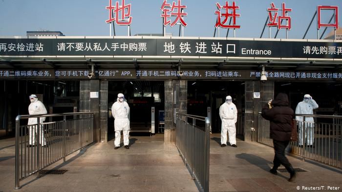 В 25 регионах Китая объявили наивысший уровень ЧС из-за коронавируса