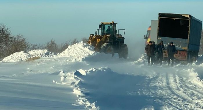 Дороги нет: на 45 участках трасс и в пригородах Нур-Султана ограничено движение