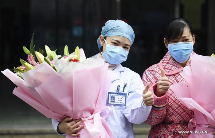 Излечившаяся от коронавируса китаянка рассказала о болезни 