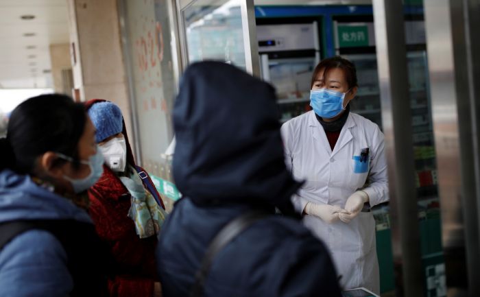 В Китае от коронавируса умерли 425 человек и заразились свыше 20 тысяч 