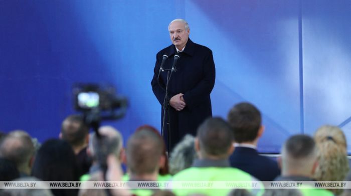 "Чтобы каждый год не стоять на коленях" - Лукашенко пояснил, зачем Беларусь покупает нефть в других странах
