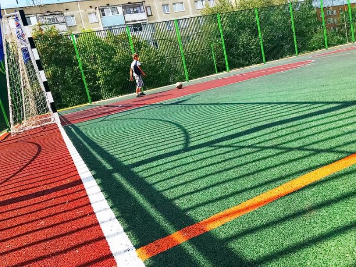 В Атырау построят 25 школьных спортплощадок