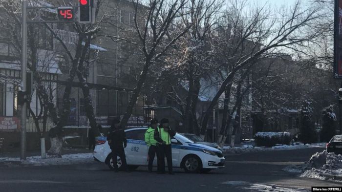 В Алматы полиция задержала не менее десятка сторонников создания Демпартии
