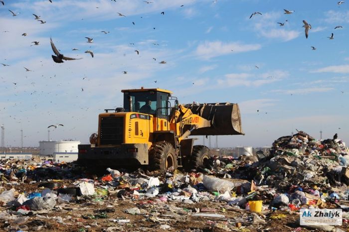 Новый аким Атырау собирается очистить город от мусора