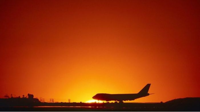 Опустевшее небо: коронавирус поставил авиакомпании на грань выживания. Одна уже обанкротилась 