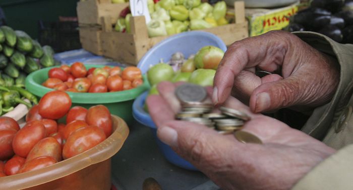 Запасов социально значимых продуктов в Казахстане хватит на полгода - вице-премьер 