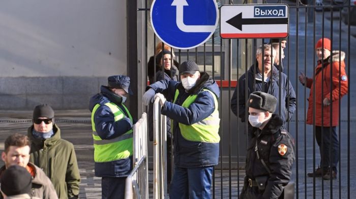 Москву могут закрыть на карантин с комендантским часом