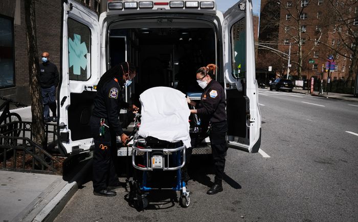 В США за сутки от коронавируса умерли более 1,2 тыс. человек 