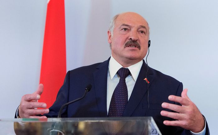 Лукашенко допустил создание единой валюты с Россией 