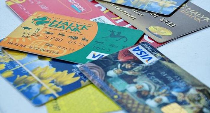 Более 60 тыс. казахстанцев получили на свои карточки 42 500 тенге 