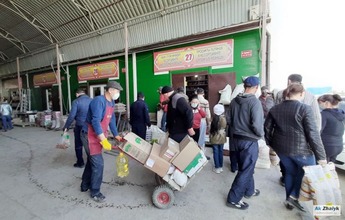 В Атырау приостановят работу продуктовые рынки 