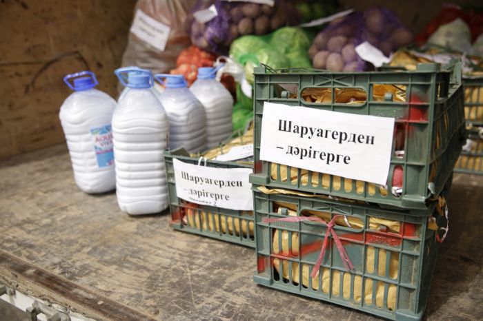 В Атырау фермеры снабдили продовольствием 7 медучреждений города