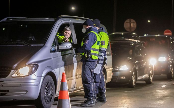 Чехия стала первой открывшей границы страной в ЕС 