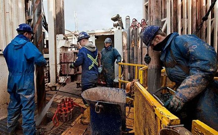 Добыча нефти в США рухнула рекордно за 15 лет