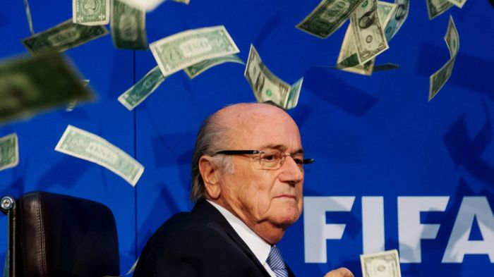 ФИФА попросила Швейцарию продолжить расследование дела Блаттера