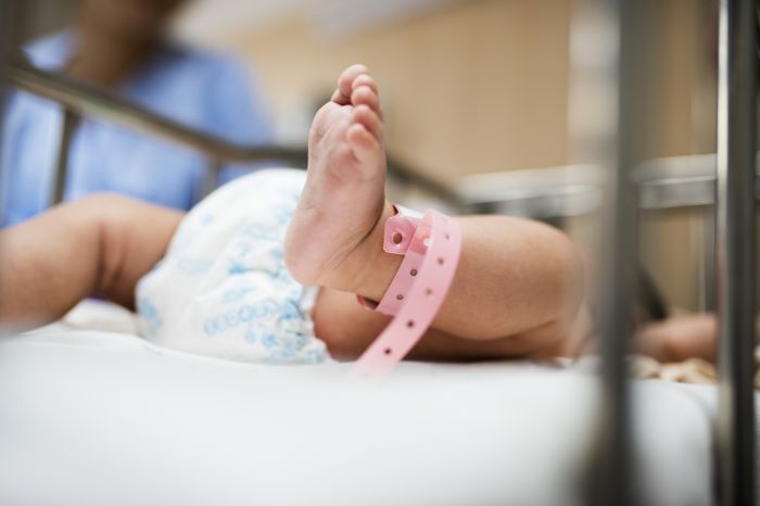 В Атырау двое новорожденных, рожденных от мам с COVID-19, здоровы