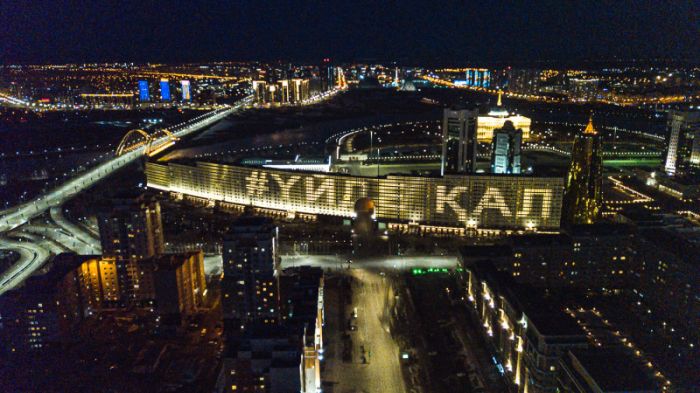 Акимат: В Нур-Султане могут вернуть строгий карантин из-за нарушений санитарных норм 