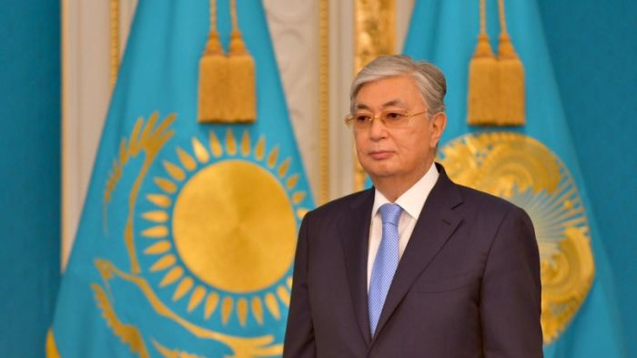 «Токаев vs. Назарбаев: ферзевый гамбит». «Президент пытается продемонстрировать, что у него есть собственный голос». «Компромисс по армянским авто. К чему пришли?»