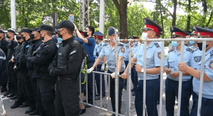 Военные, КНБ, полиция и управделами президента РК получили право ужесточать карантин
