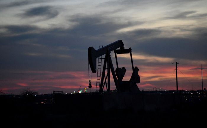 Казахстан продолжит сокращать добычу нефти 
