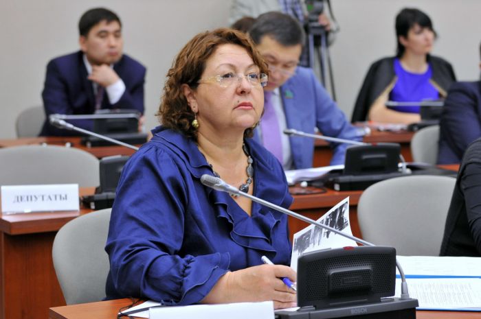 Депутат Смирнова: Минздраву пора понять, что они не справляются 