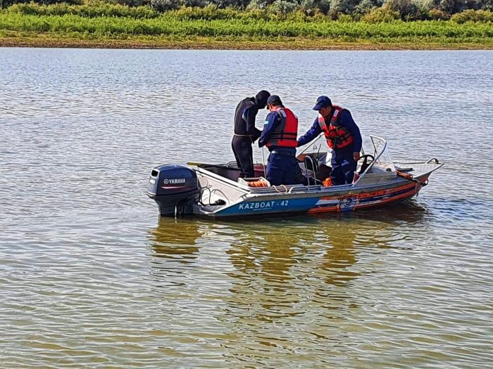 Утонули вместе взрослый и подросток