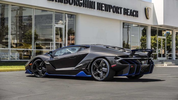 Американец купил Lamborghini на деньги для пострадавших от коронавируса