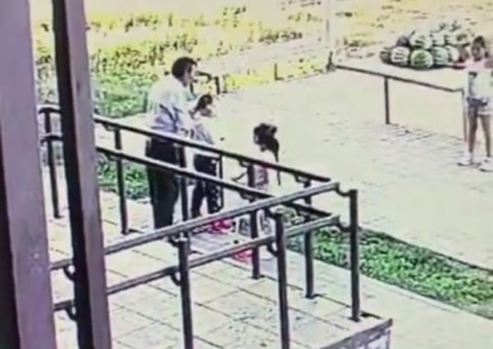 Мужчина пытался увести 6-летнюю девочку со двора многоэтажки в Уральске 