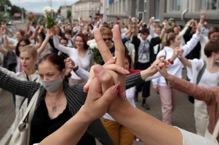 В Минске женщины вышли протестовать в поддержку задержанных 