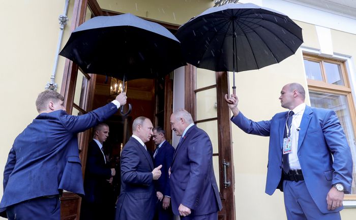Кремль опроверг сообщения о планах встречи Путина с Лукашенко 