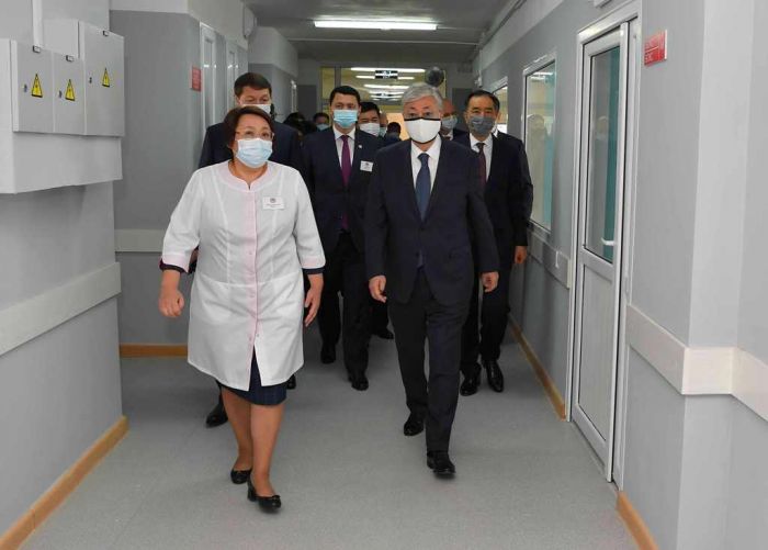 Токаев призвал быть готовыми ко второй волне