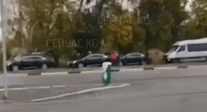 «Они бегут в Казахстан» – видео с чиновниками на трех Cadillac рассылают кыргызстанцы 