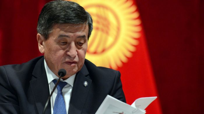 Депутаты Кыргызстана не смогли согласовать импичмент Жээнбекову 