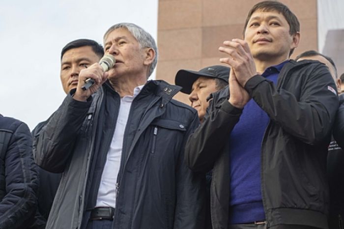 В Кыргызстане задержали экс-президента Атамбаева