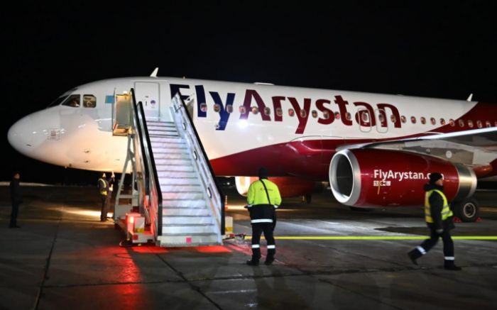 Самолет FlyArystan почти прилетел в Костанай, но развернулся обратно в Алматы