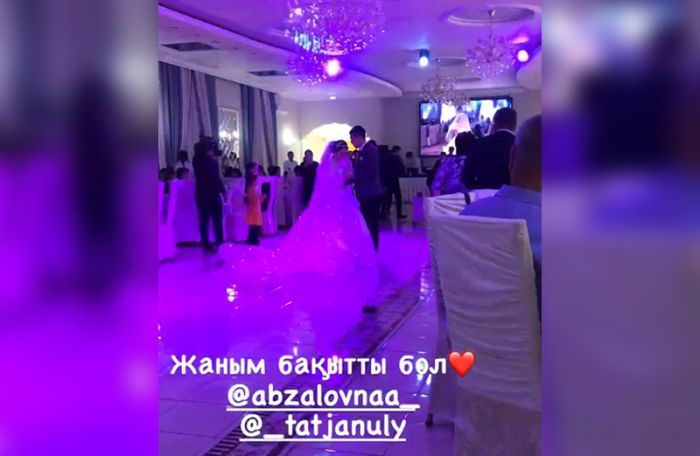 В Уральске сельский аким устроил пышную свадьбу сыну в ресторане 
