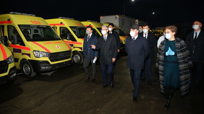 Подготовка ко второй волне: премьер осмотрел модульную больницу в Актау 