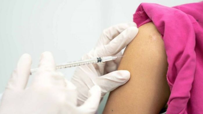 Коронавирус: появилась первая вакцина, которая эффективна на 90%