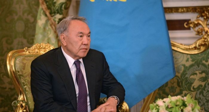Повысить эффективность обучения казахскому языку поручил Назарбаев 