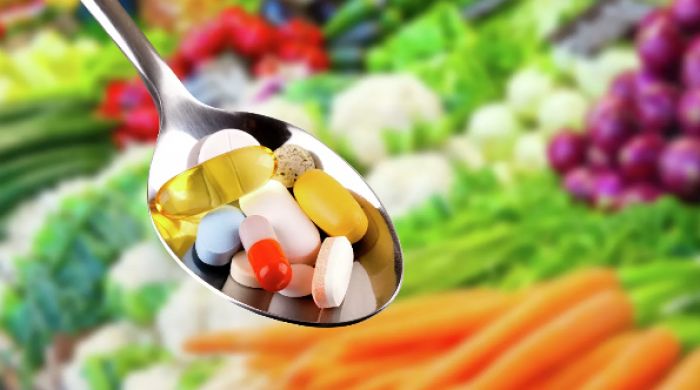 Врач назвал главную опасность поливитаминов 